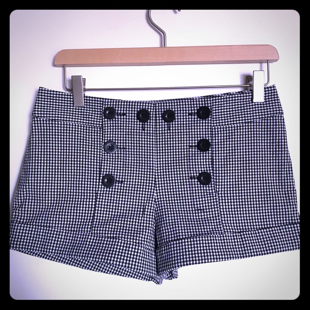 Bebe black & white gingham cuffed shorts sz 2